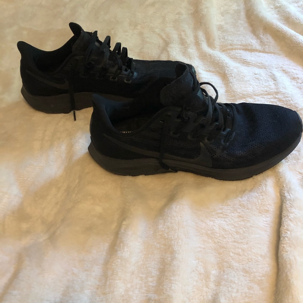 Size 10 black Nike running shoes